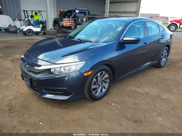 2HGFC2F74JH534571 2018 HONDA CIVIC - Image 2
