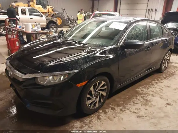 2HGFC2F74JH537907 2018 HONDA CIVIC - Image 2