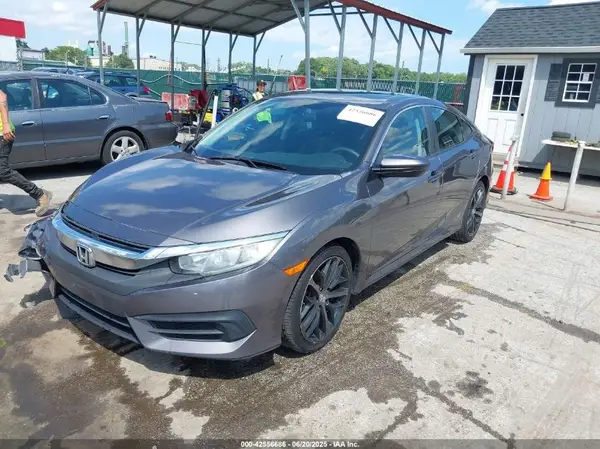 2HGFC2F74JH541245 2018 HONDA CIVIC - Image 2