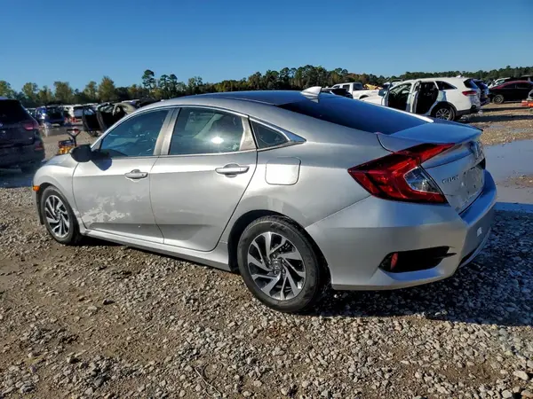 2HGFC2F74JH545070 2018 HONDA CIVIC - Image 2