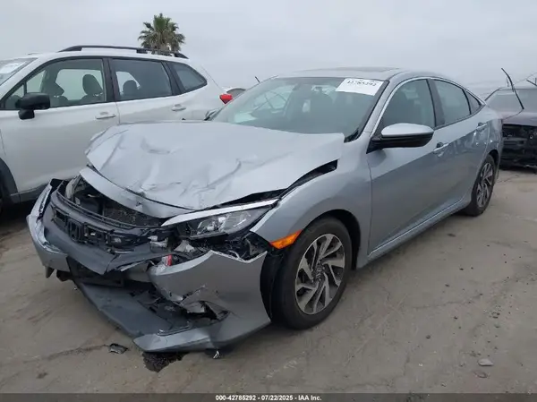 2HGFC2F74JH547756 2018 HONDA CIVIC - Image 2