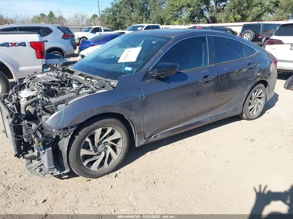 2HGFC2F74JH548776 2018 HONDA CIVIC - Image 2