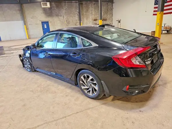 2HGFC2F74JH548986 2018 HONDA CIVIC - Image 2
