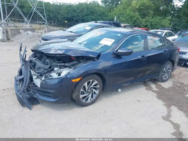 2HGFC2F74JH551984 2018 HONDA CIVIC - Image 2