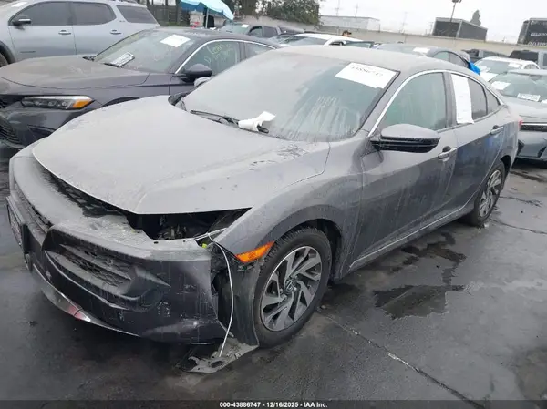 2HGFC2F74JH554285 2018 HONDA CIVIC - Image 2