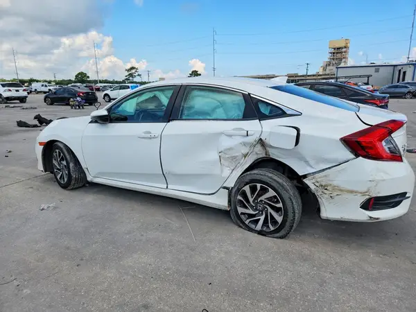 2HGFC2F74JH558157 2018 HONDA CIVIC - Image 2