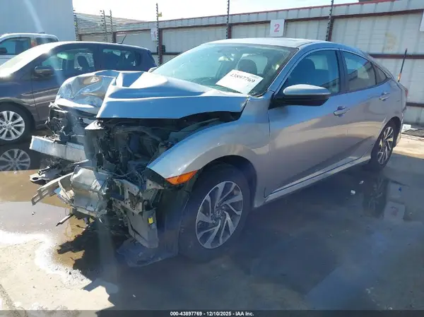 2HGFC2F74JH559549 2018 HONDA CIVIC - Image 2