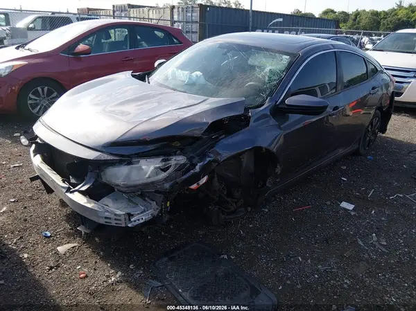 2HGFC2F74JH562161 2018 HONDA CIVIC - Image 2