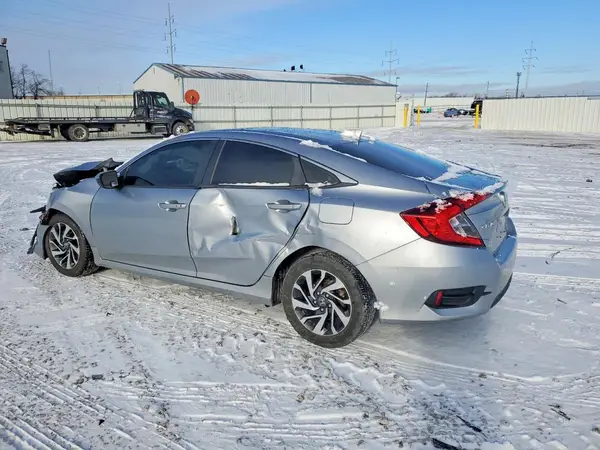 2HGFC2F74JH563486 2018 HONDA CIVIC - Image 2
