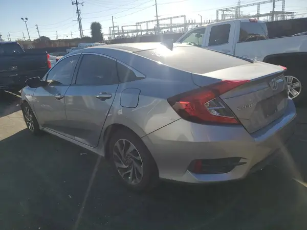 2HGFC2F74JH564721 2018 HONDA CIVIC - Image 2