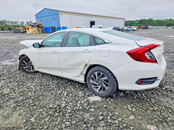 2HGFC2F74JH567604 2018 HONDA CIVIC - Image 2