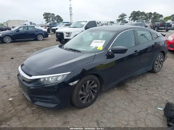 2HGFC2F74JH575170 2018 HONDA CIVIC - Image 2