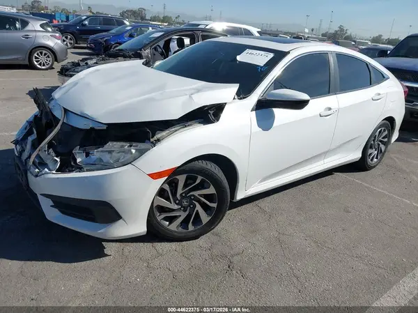 2HGFC2F74JH577226 2018 HONDA CIVIC - Image 2