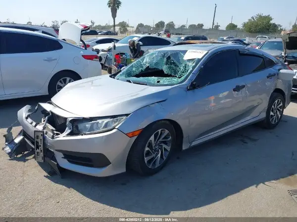 2HGFC2F74JH580563 2018 HONDA CIVIC - Image 2
