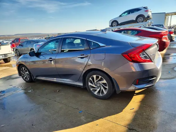 2HGFC2F74JH580675 2018 HONDA CIVIC - Image 2