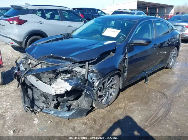 2HGFC2F74JH583804 2018 HONDA CIVIC - Image 2