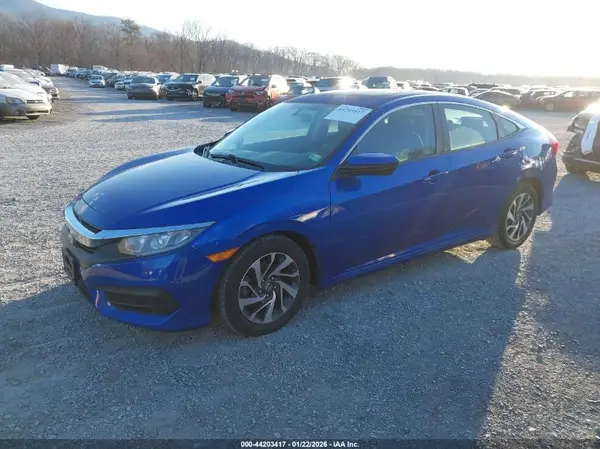 2HGFC2F74JH587920 2018 HONDA CIVIC - Image 2