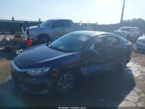 2HGFC2F74JH589439 2018 HONDA CIVIC - Image 2