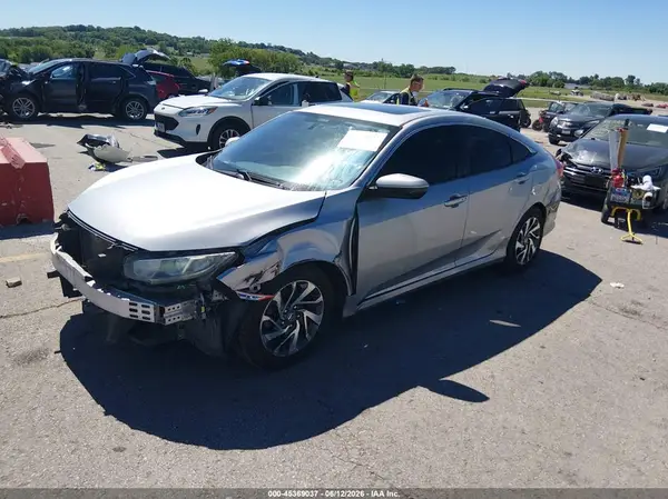 2HGFC2F74JH595158 2018 HONDA CIVIC - Image 2