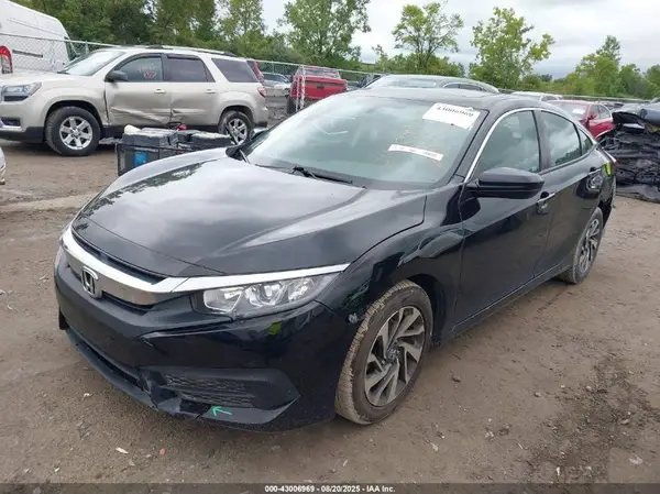 2HGFC2F74JH598934 2018 HONDA CIVIC - Image 2