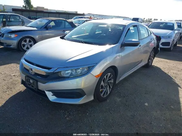 2HGFC2F74JH603579 2018 HONDA CIVIC - Image 2