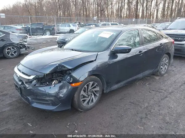 2HGFC2F74JH609723 2018 HONDA CIVIC - Image 2