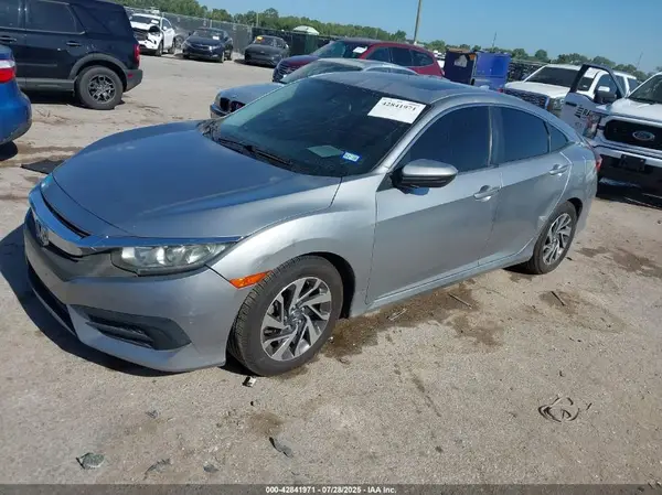 2HGFC2F75JH585996 2018 HONDA CIVIC - Image 2