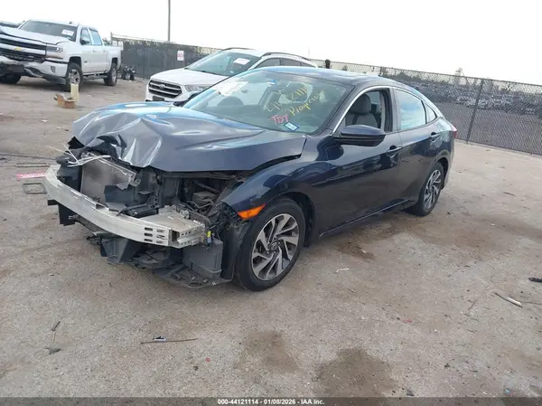 2HGFC2F76JH509915 2018 HONDA CIVIC - Image 2