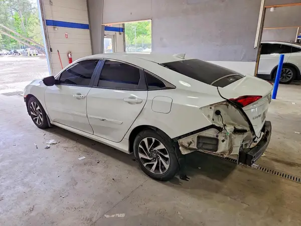 2HGFC2F76JH518372 2018 HONDA CIVIC - Image 2