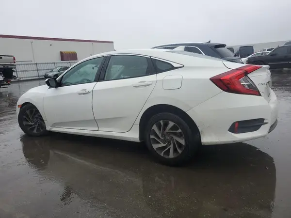 2HGFC2F76JH527069 2018 HONDA CIVIC - Image 2
