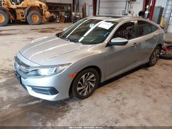 2HGFC2F76JH533471 2018 HONDA CIVIC - Image 2