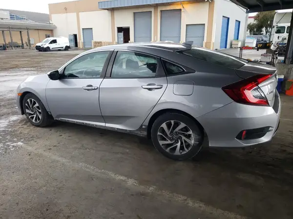 2HGFC2F76JH538797 2018 HONDA CIVIC - Image 2