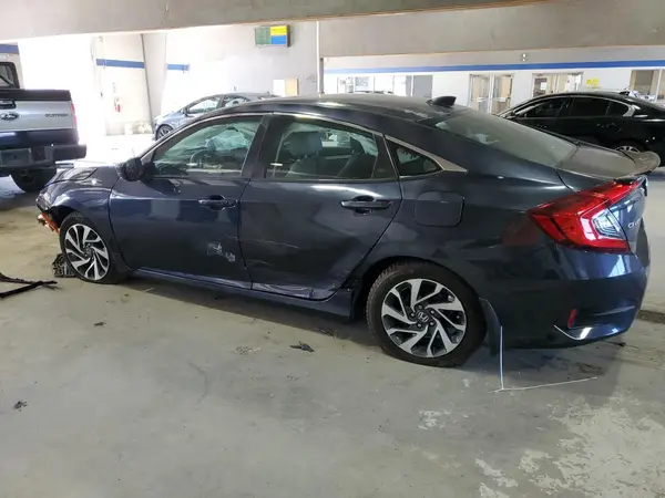 2HGFC2F76JH538928 2018 HONDA CIVIC - Image 2