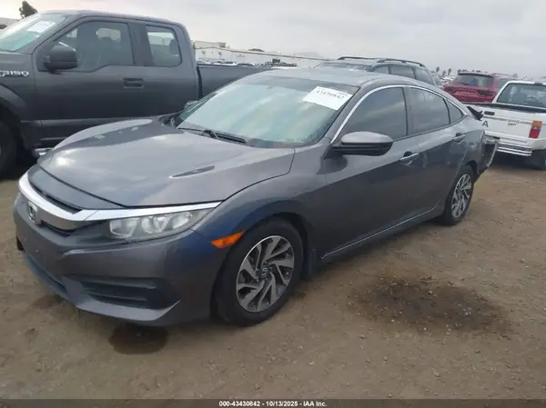 2HGFC2F76JH547676 2018 HONDA CIVIC - Image 2