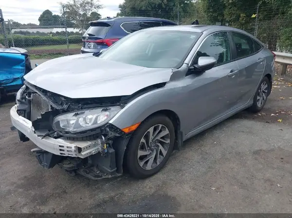 2HGFC2F76JH551372 2018 HONDA CIVIC - Image 2