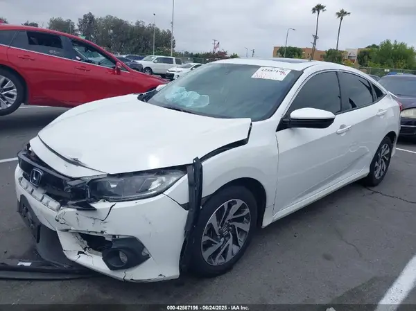 2HGFC2F76JH557883 2018 HONDA CIVIC - Image 2