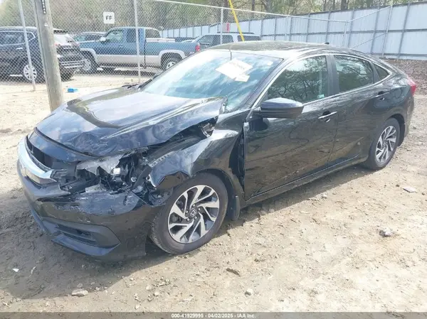 2HGFC2F76JH558368 2018 HONDA CIVIC - Image 2