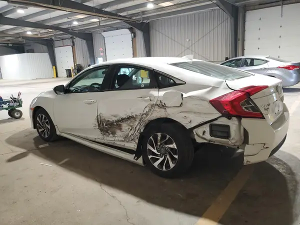 2HGFC2F76JH571802 2018 HONDA CIVIC - Image 2