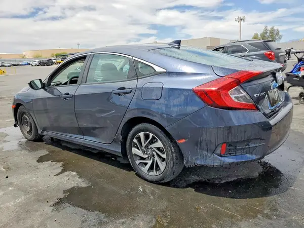 2HGFC2F76JH572982 2018 HONDA CIVIC - Image 2