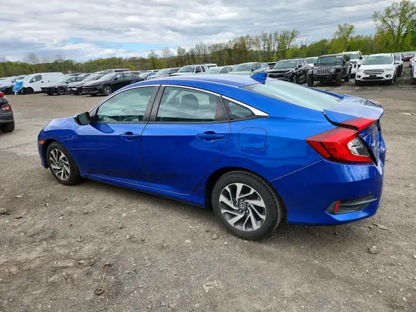 2HGFC2F76JH577311 2018 HONDA CIVIC - Image 2