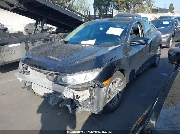 2HGFC2F76JH596215 2018 HONDA CIVIC - Image 2