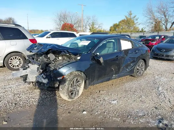 2HGFC2F76JH597042 2018 HONDA CIVIC - Image 2