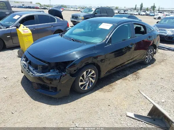 2HGFC2F76JH605561 2018 HONDA CIVIC - Image 2