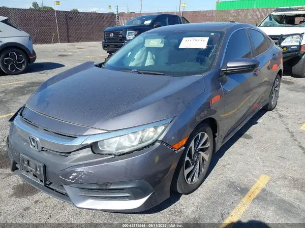 2HGFC2F76JH609450 2018 HONDA CIVIC - Image 2