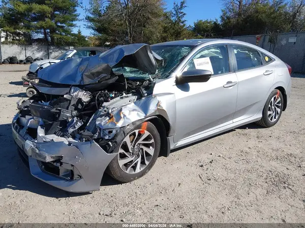 2HGFC2F77JH518137 2018 HONDA CIVIC - Image 2
