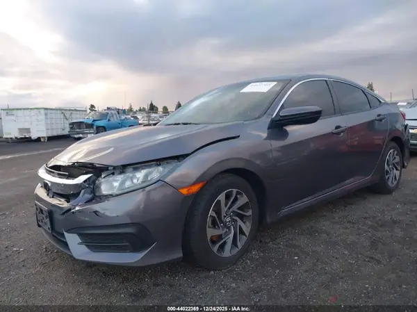 2HGFC2F77JH529591 2018 HONDA CIVIC - Image 2
