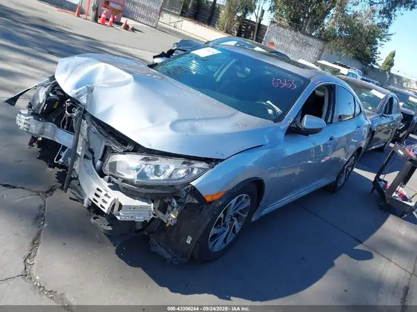 2HGFC2F77JH536363 2018 HONDA CIVIC - Image 2