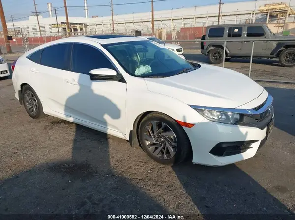 2HGFC2F77JH557018 2018 HONDA CIVIC - Image 1