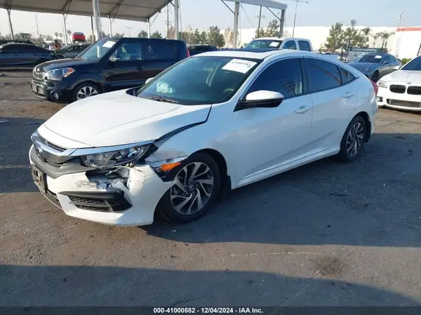 2HGFC2F77JH557018 2018 HONDA CIVIC - Image 2