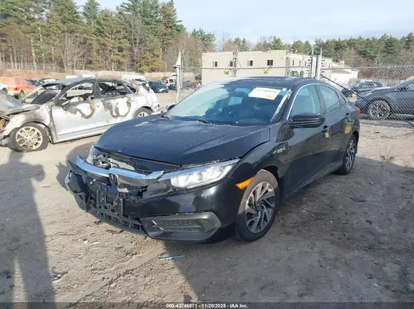 2HGFC2F77JH558556 2018 HONDA CIVIC - Image 2